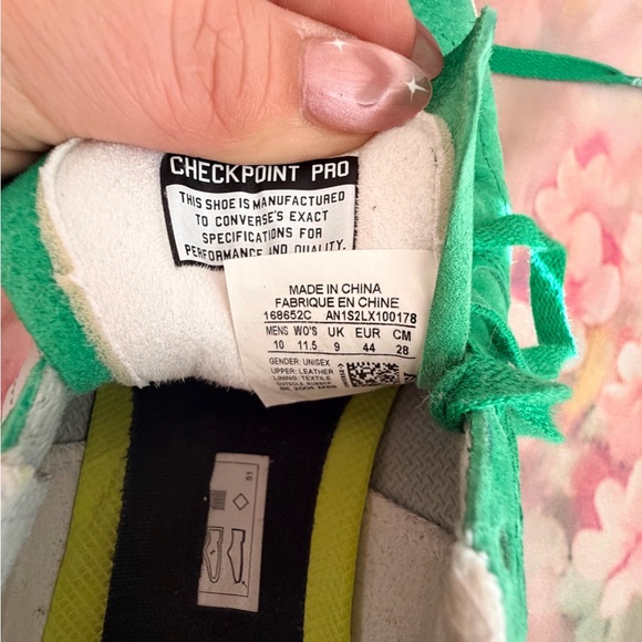 Converse Green and White Sneakers - Picture 7 of 9